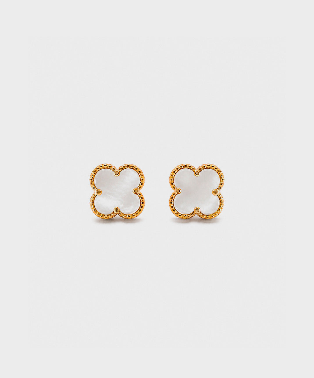 Arete Aretes De Trébol Con Baño Dorado - color Blanco