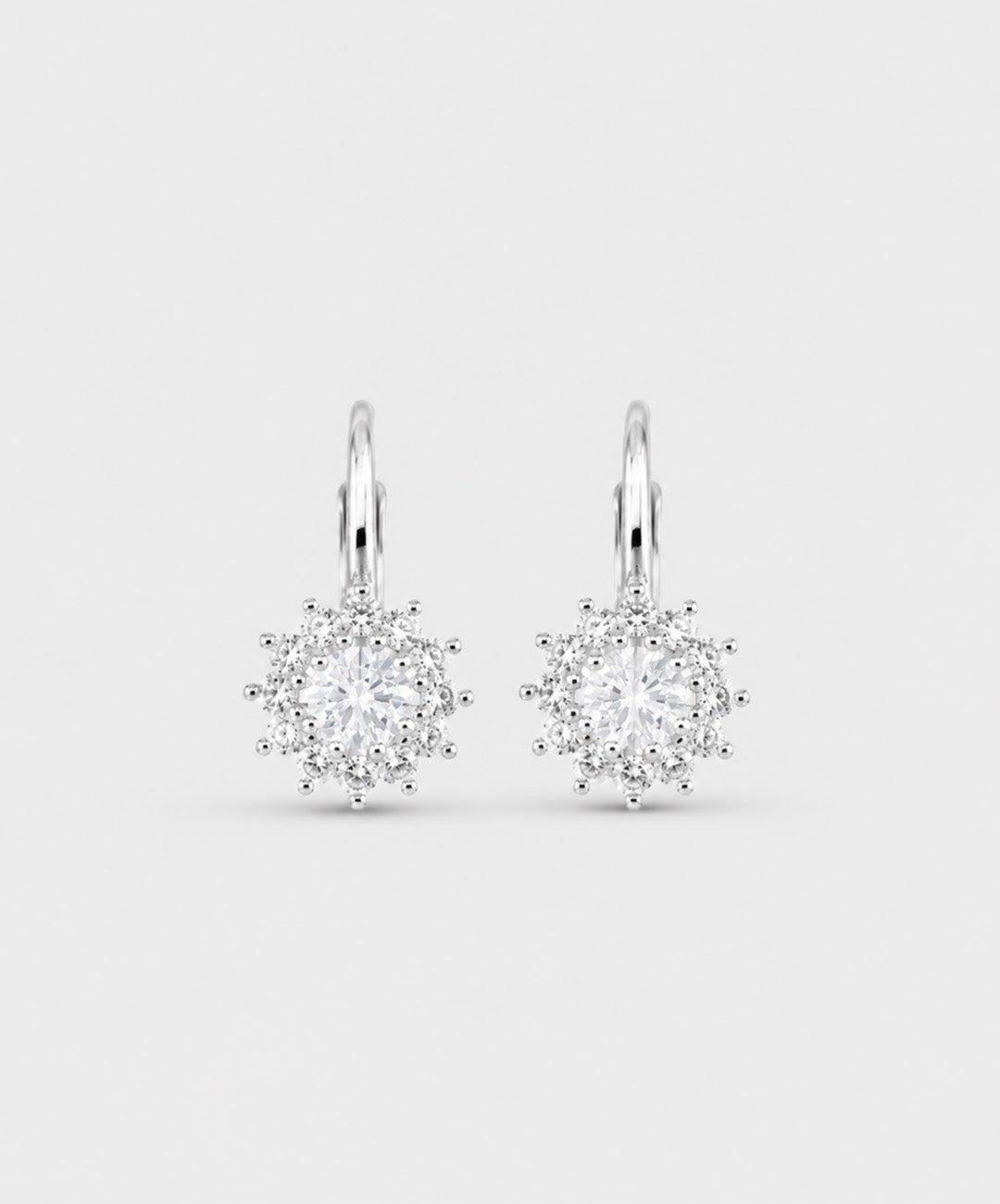 Arete Aretes De Flor Con Circones - color Transparente